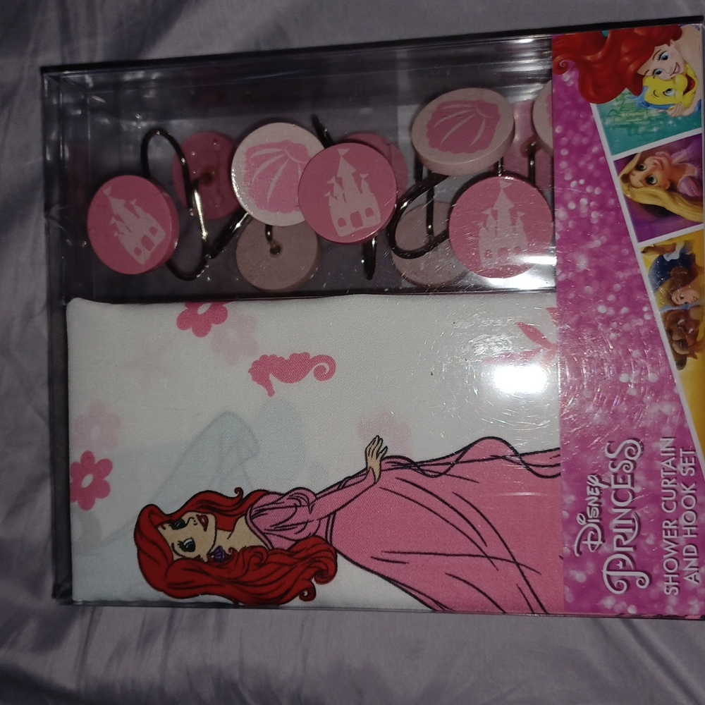 *NEW* Disney Princess fabric shower curtain and hooks NWOT